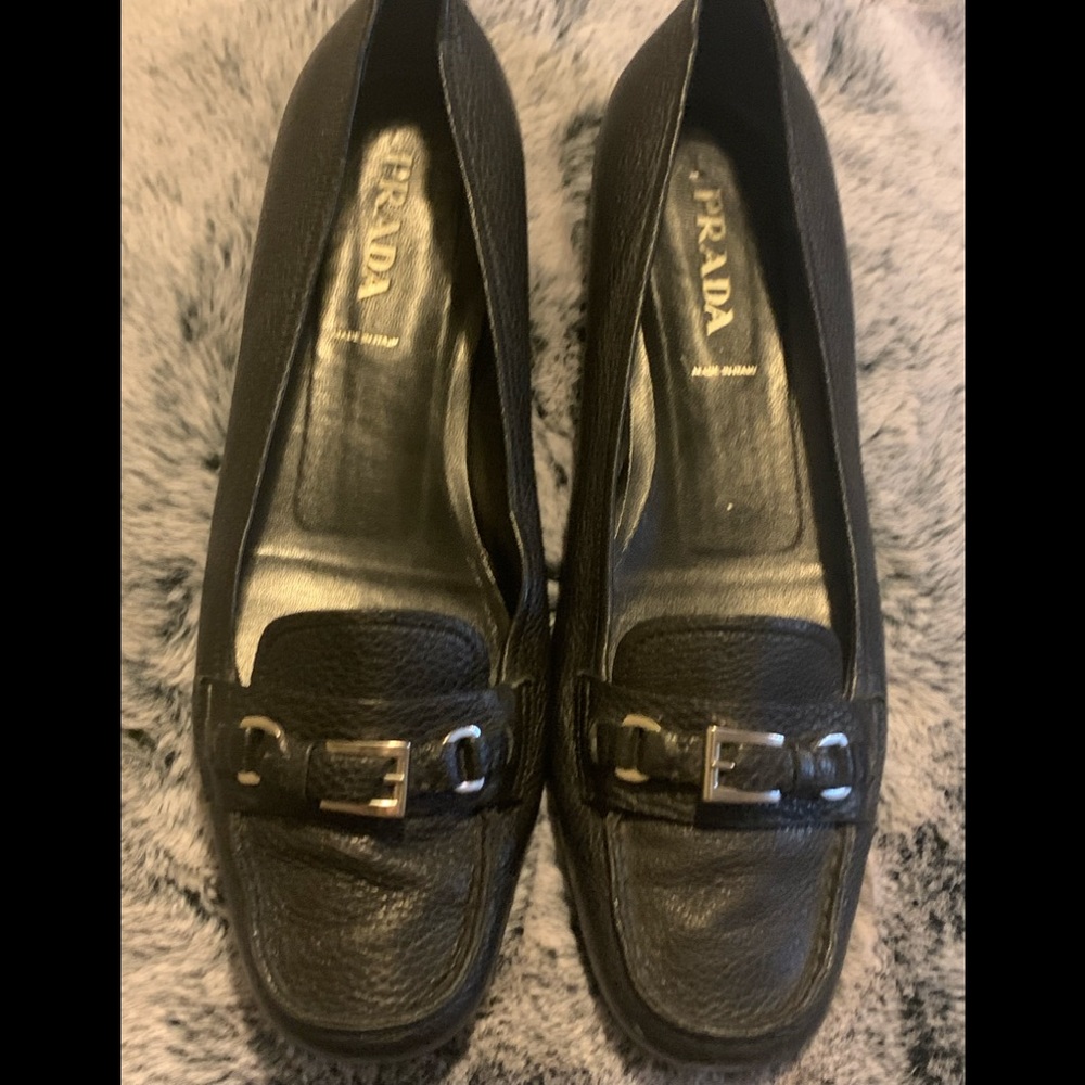 ❤️PRADA FLATS❤️SZ 9❤️ABSOLUTELY BEAUTIFUL AND EXTREMELY COMFORTABLE❤️